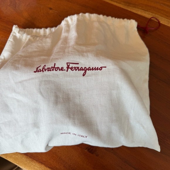 FERRAGAMO Gancini quilted crossbody bag - Picture 3 of 9